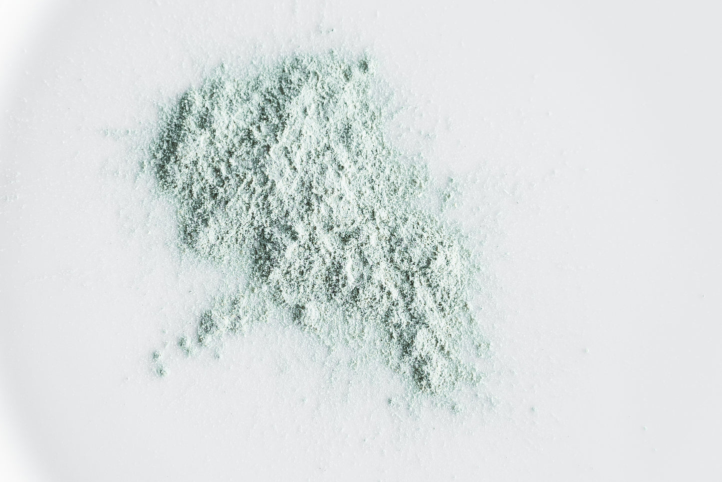 Herbal Dry Shampoo – Naturally Fresh (Light & Dark Hair)